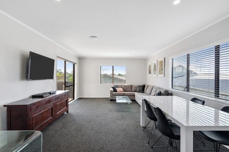 Photo of property in 21a Red Beach Road, Red Beach, 0932