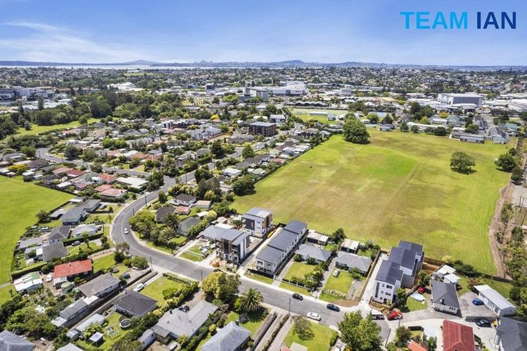 Photo of property in 1/68 Smythe Road, Henderson, Auckland, 0612