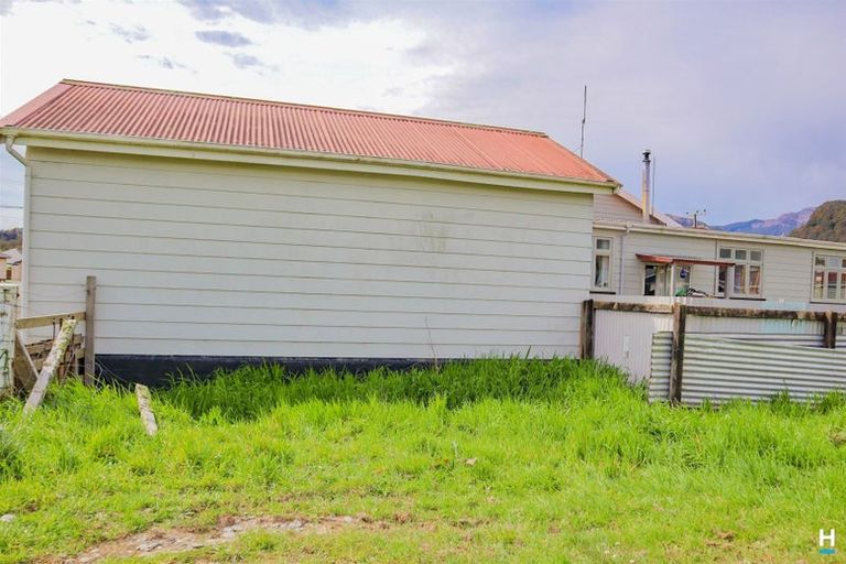 Photo of property in 37 Inverness Street, Dunollie, Runanga, 7803