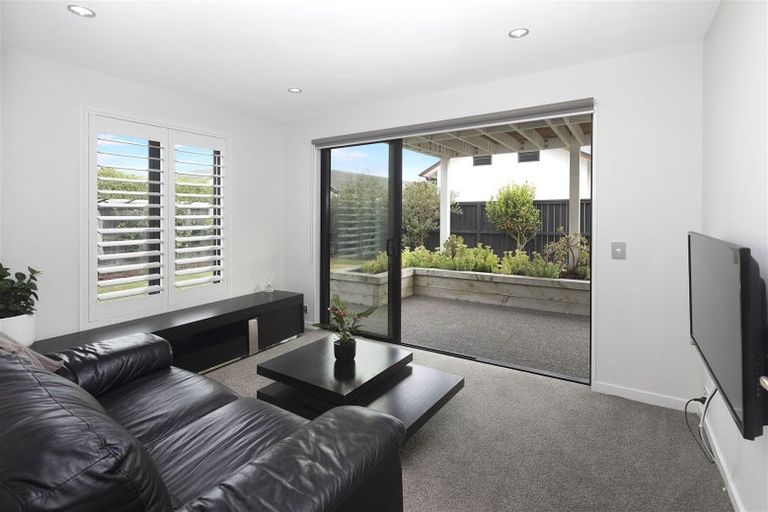 Photo of property in 59 Waterstock Way, Parklands, Christchurch, 8083
