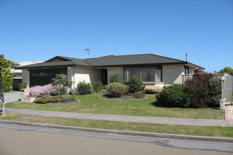 Photo of property in 44 Hadleigh Court, Paraparaumu, 5032