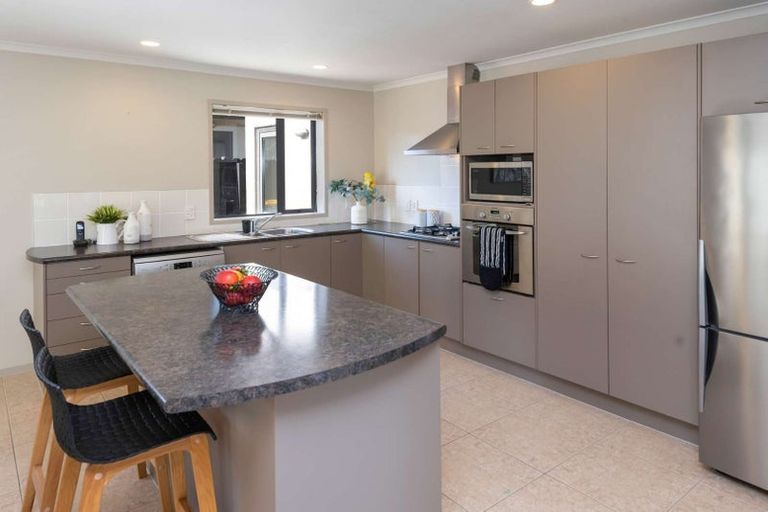 Photo of property in 2 Jack Place, Flat Bush, Auckland, 2019