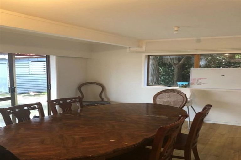 Photo of property in 12 Rathgar Road, Henderson, Auckland, 0610