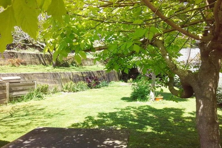 Photo of property in 33 Breakwater Road, Moturoa, New Plymouth, 4310