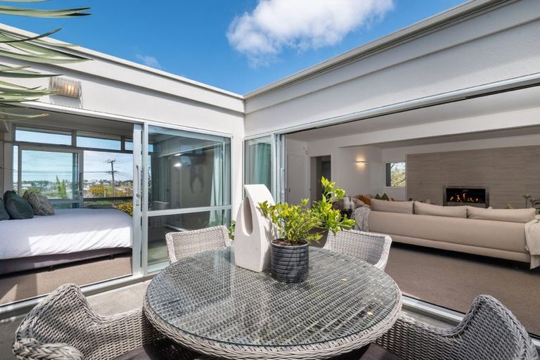 Photo of property in 473 Beach Road, Murrays Bay, Auckland, 0630