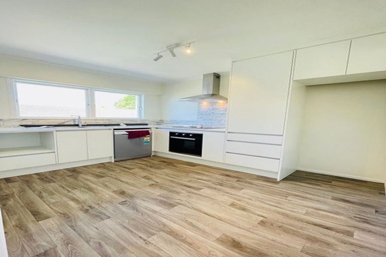 Photo of property in 2/35 Wallace Road, Papatoetoe, Auckland, 2025