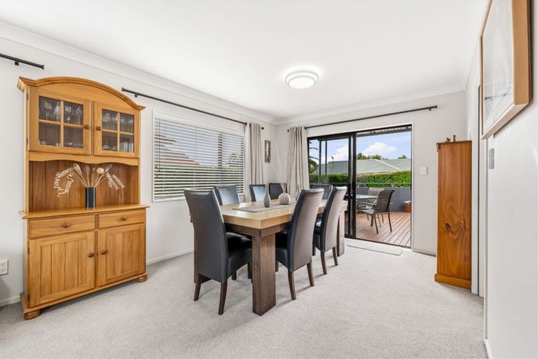 Photo of property in 72 Marina View Drive, West Harbour, Auckland, 0618