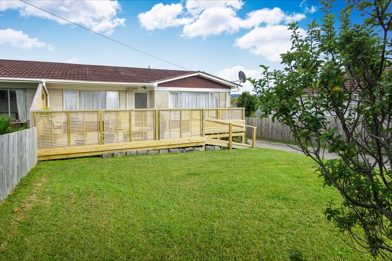 Photo of property in 2/22 Norcross Avenue, Henderson, Auckland, 0612