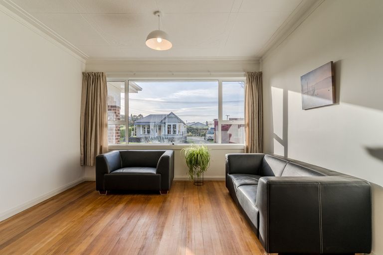 Photo of property in 1 Glenross Street, Glenross, Dunedin, 9011