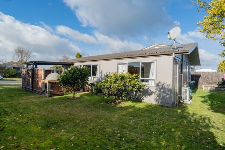 Photo of property in 7 Reeves Road, Acacia Bay, Taupo, 3330