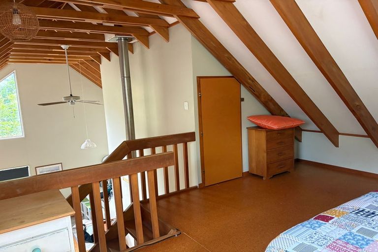 Photo of property in 14 Sandy Bay Road, Black Rock, Picton, 7282