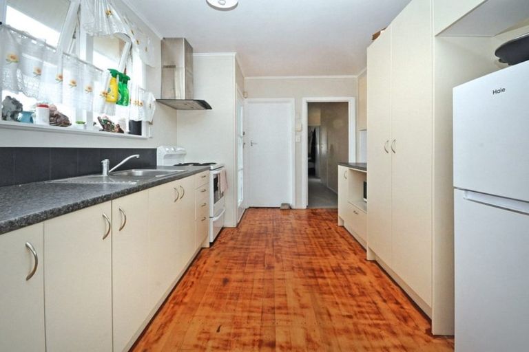 Photo of property in 14 Harper Street, Papakura, 2110