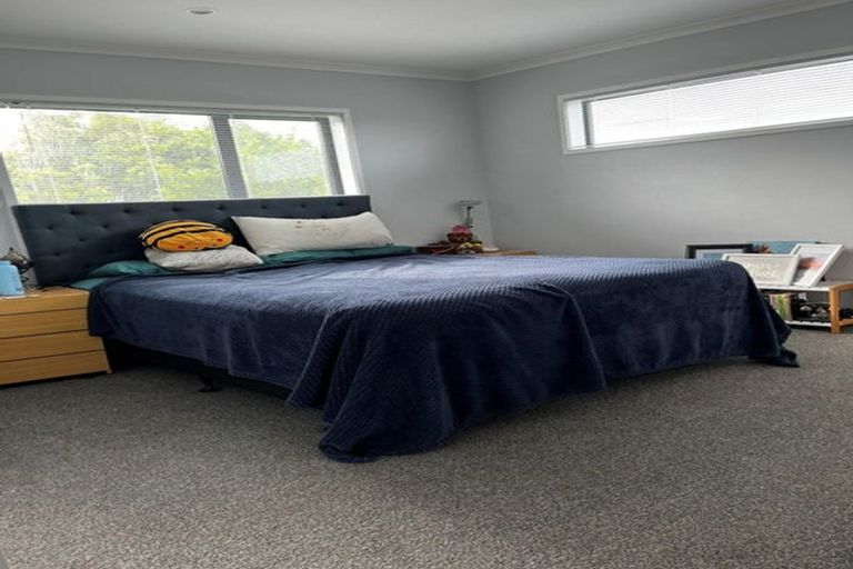 Photo of property in 2 Kahu Close, Orewa, 0931
