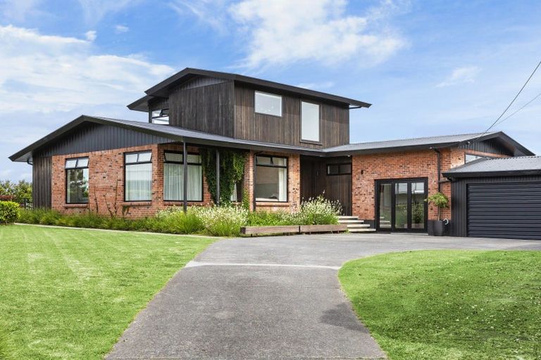 Photo of property in 56 Covil Avenue, Te Atatu South, Auckland, 0610