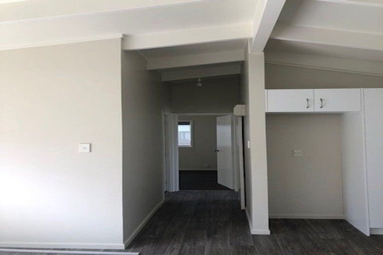 Photo of property in 21 Cambridge Terrace, Papatoetoe, Auckland, 2025