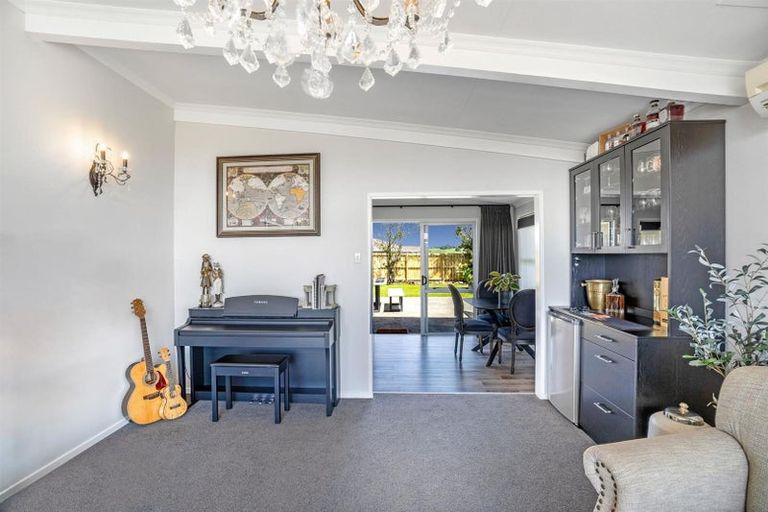 Photo of property in 35 Whaka Street, Maungaturoto, 0520