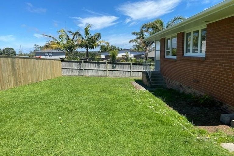 Photo of property in 2/111 Bond Crescent, Forrest Hill, Auckland, 0620