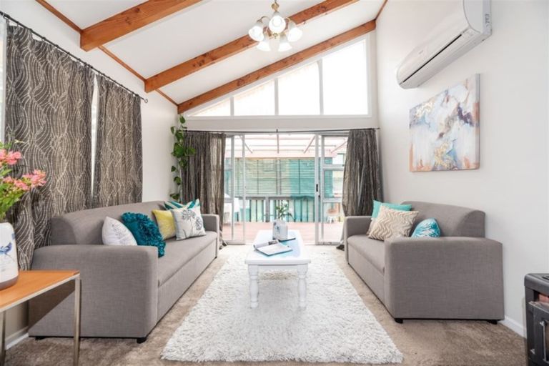 Photo of property in 87 Godley Road, Green Bay, Auckland, 0604