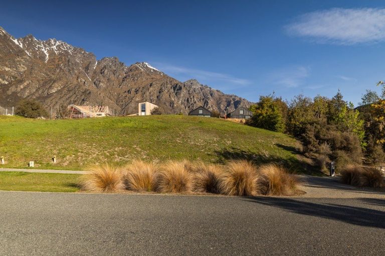 Photo of property in 11 Rannoch Drive, Jacks Point, Queenstown, 9371
