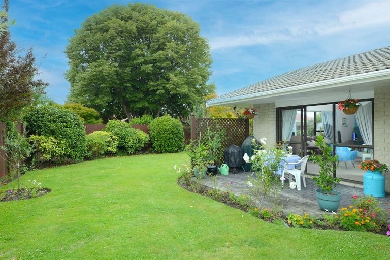 Photo of property in 12 Juniper Place, Burnside, Christchurch, 8053