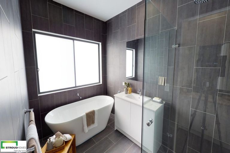 Photo of property in 17 Tamahunga Drive, Matakana, 0985