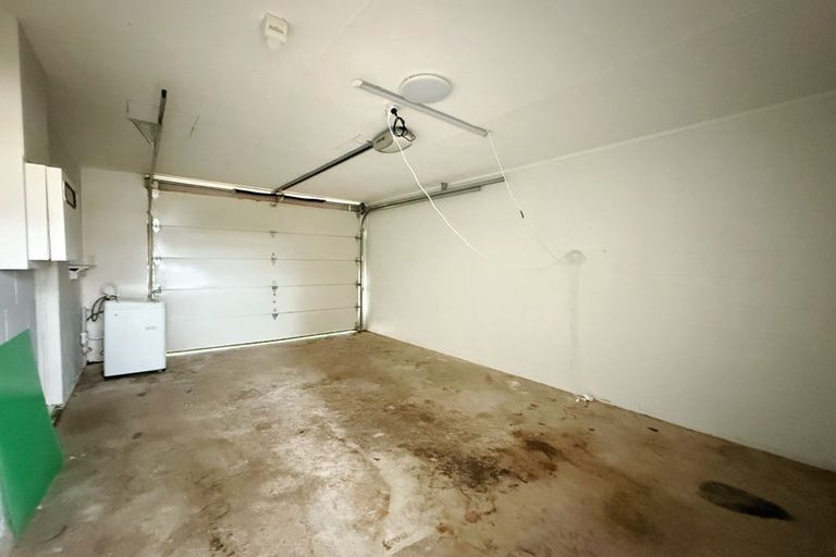 Photo of property in 2/1 Raeben Avenue, Hillcrest, Auckland, 0627