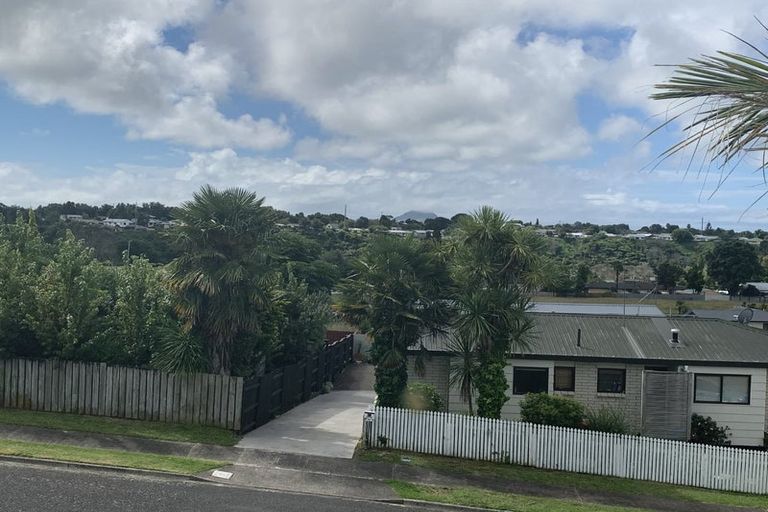 Photo of property in 3 Te Arawa Place, Welcome Bay, Tauranga, 3112