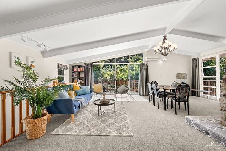 Photo of property in 18 Harbour View Road, Harbour View, Lower Hutt, 5010