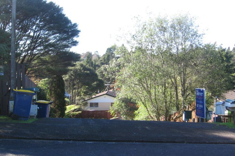 Photo of property in 1/20 Wirihana Road, Titirangi, Auckland, 0604