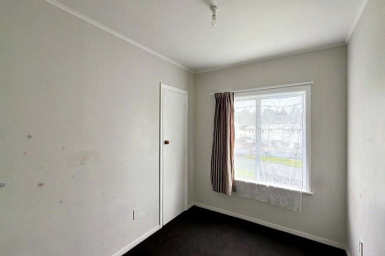 Photo of property in 20 Cook Street, Marfell, New Plymouth, 4310