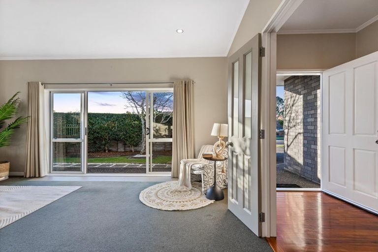 Photo of property in 12 Suncrest Drive, West Harbour, Auckland, 0618