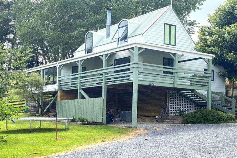 Photo of property in 241 Wallace Road, Koputaroa, Levin, 5571