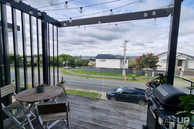 Photo of property in 32/1 Scott Road, Hobsonville, Auckland, 0616