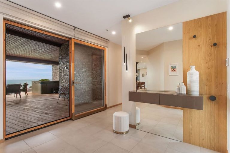 Photo of property in 6 Sowerby Place, Richmond Hill, Christchurch, 8081