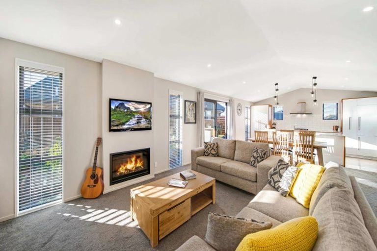 Photo of property in 2 Claremont Crescent, Amberley, 7410