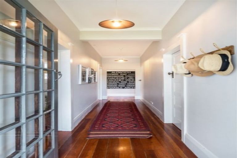 Photo of property in 1/34 Gladstone Road, Northcote, Auckland, 0627