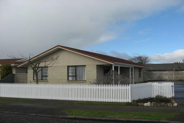 Photo of property in 14 Lowes Place, Solway, Masterton, 5810