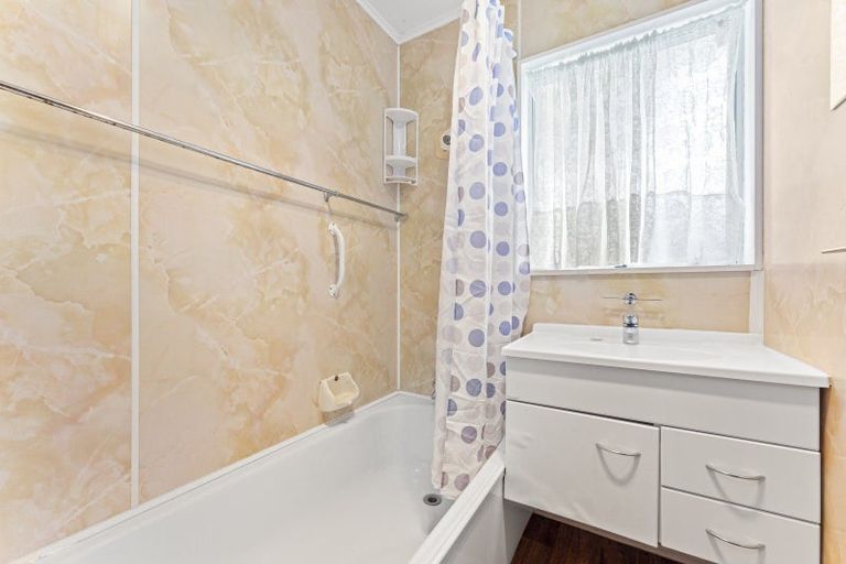 Photo of property in 2 Havelock Avenue, Highbury, Palmerston North, 4412