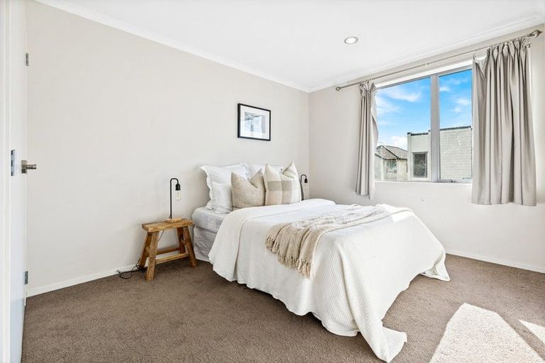 Photo of property in 11 Kauri Drive, Takanini, 2112