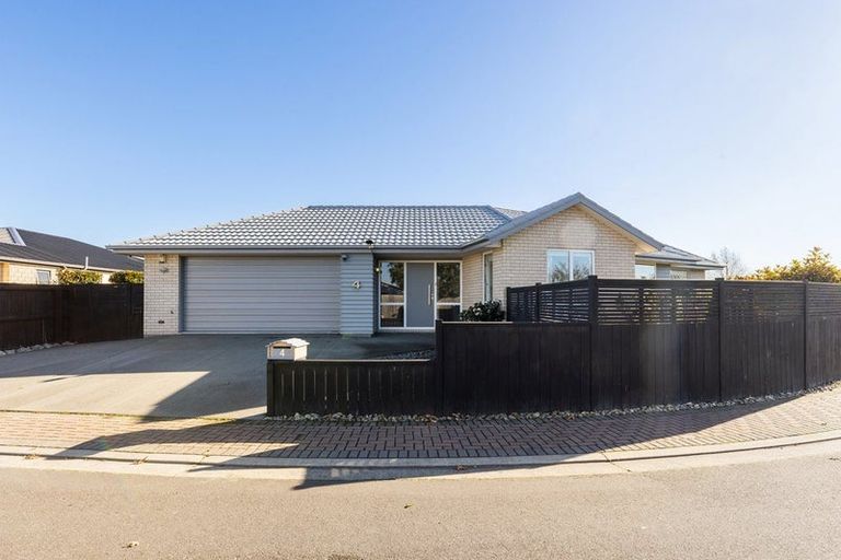 Photo of property in 4 Kilkivan Lane, Broomfield, Christchurch, 8042