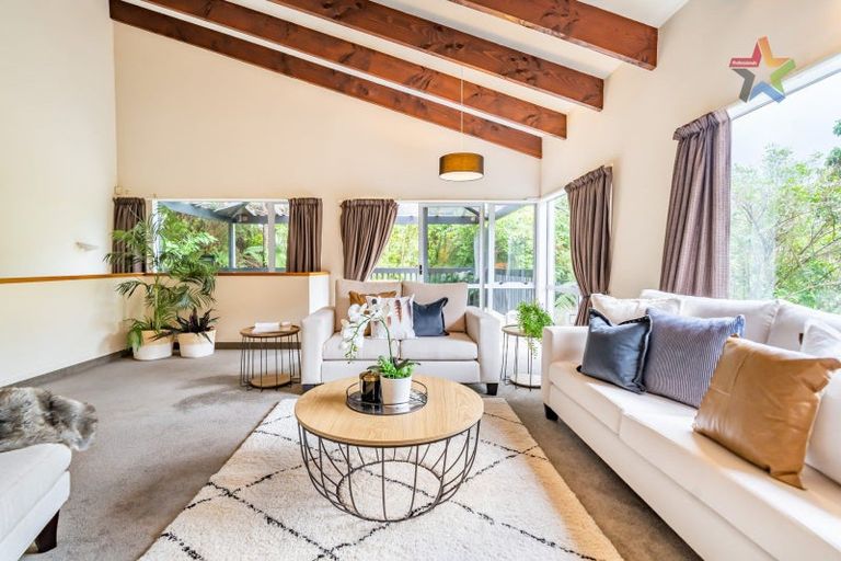 Photo of property in 498 Stokes Valley Road, Stokes Valley, Lower Hutt, 5019