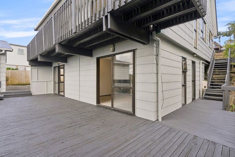 Photo of property in 34 Capilano Place, Glenfield, Auckland, 0629