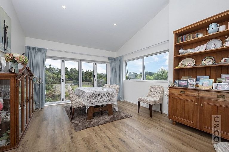 Photo of property in 231 Taiapa Road, Muriwai, Waimauku, 0881
