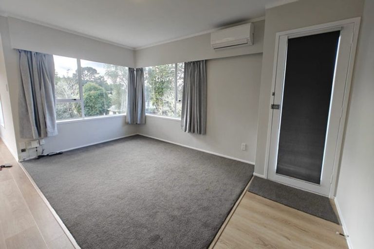 Photo of property in 1/4 Mahuta Grove, Northcote, Auckland, 0627