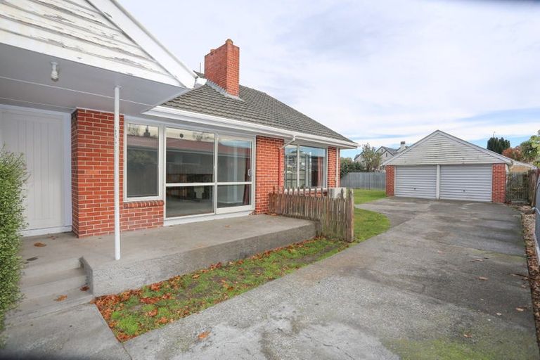 Photo of property in 43 Burnside Crescent, Burnside, Christchurch, 8053