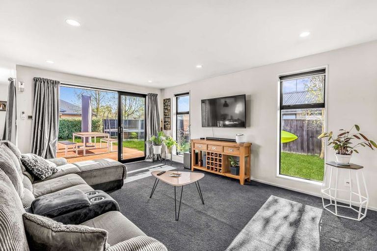 Photo of property in 8 Stonebridge Lane, Oxford, 7430