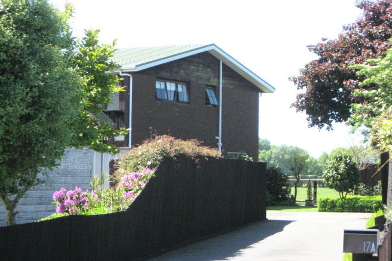 Photo of property in 17a Sonning Place, Redwood, Christchurch, 8051