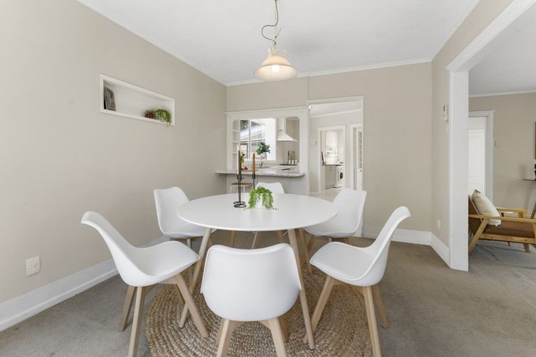 Photo of property in 335f Devon Street West, New Plymouth, 4310