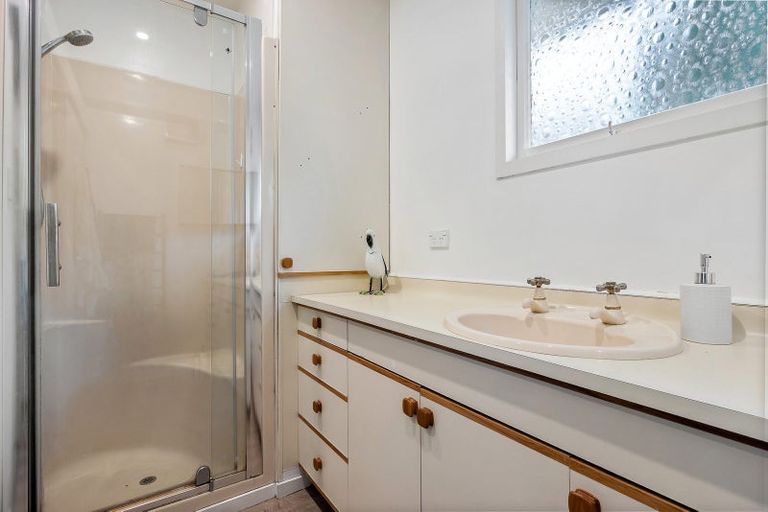 Photo of property in 91 Memorial Avenue, Ilam, Christchurch, 8053