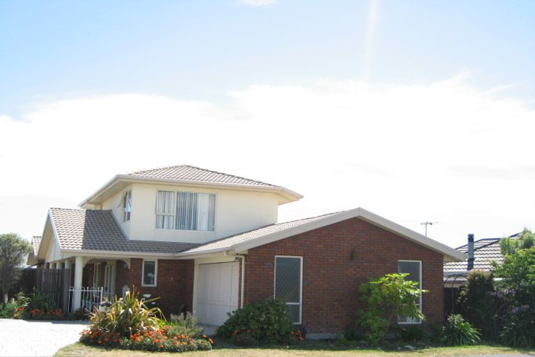 Photo of property in 6 Orlando Crescent, Waimairi Beach, Christchurch, 8083